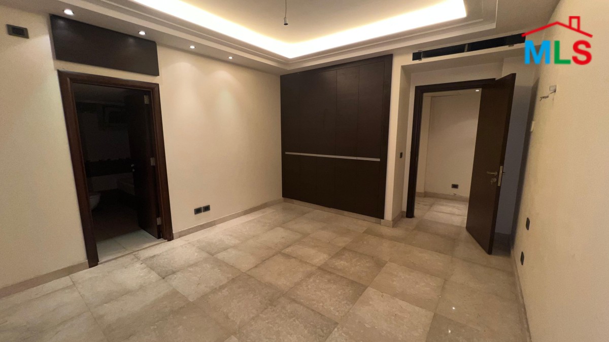 Decorated Apartment With Seaview For Sale in Tallet Al Khayat