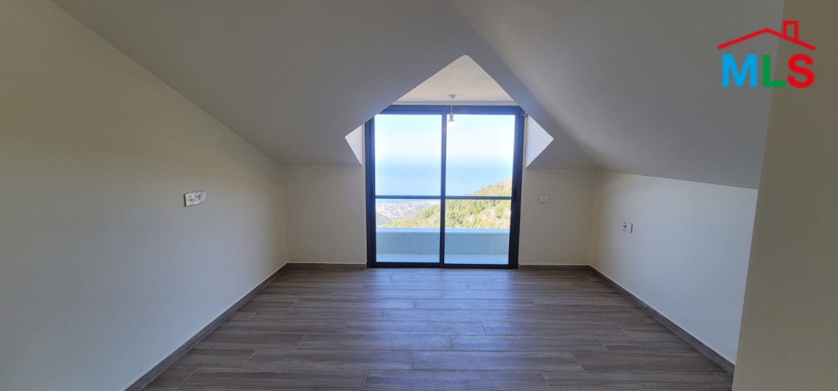 Brand New Spacious Roof Apartment For Sale in Achkout