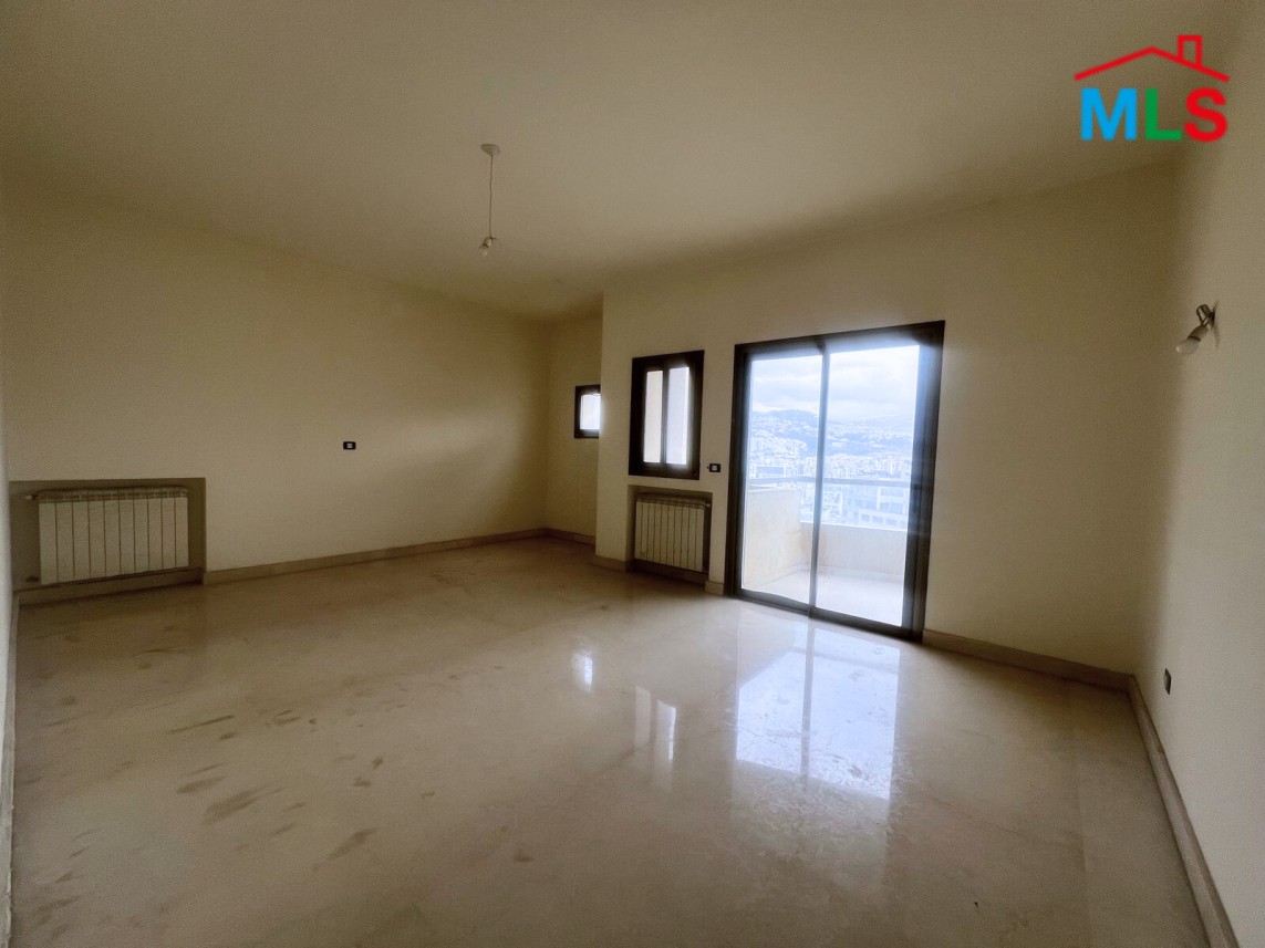 3-Bedroom Apartment with Terrace For Sale in Achrafieh, Sioufi
