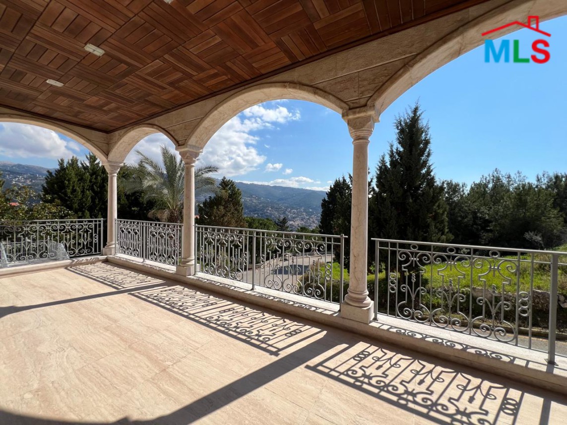 Semi-Furnished Amazing Villa With Pool For Sale in Fatqa