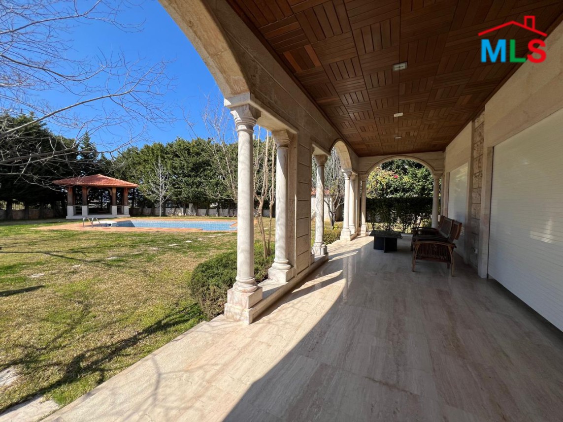 Semi-Furnished Amazing Villa With Pool For Sale in Fatqa