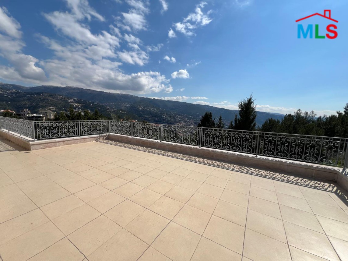 Semi-Furnished Amazing Villa With Pool For Sale in Fatqa