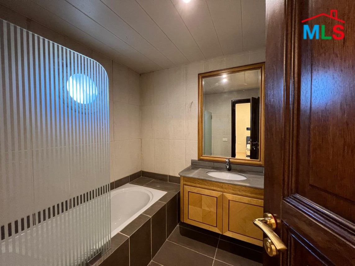Semi-Furnished Amazing Villa With Pool For Sale in Fatqa