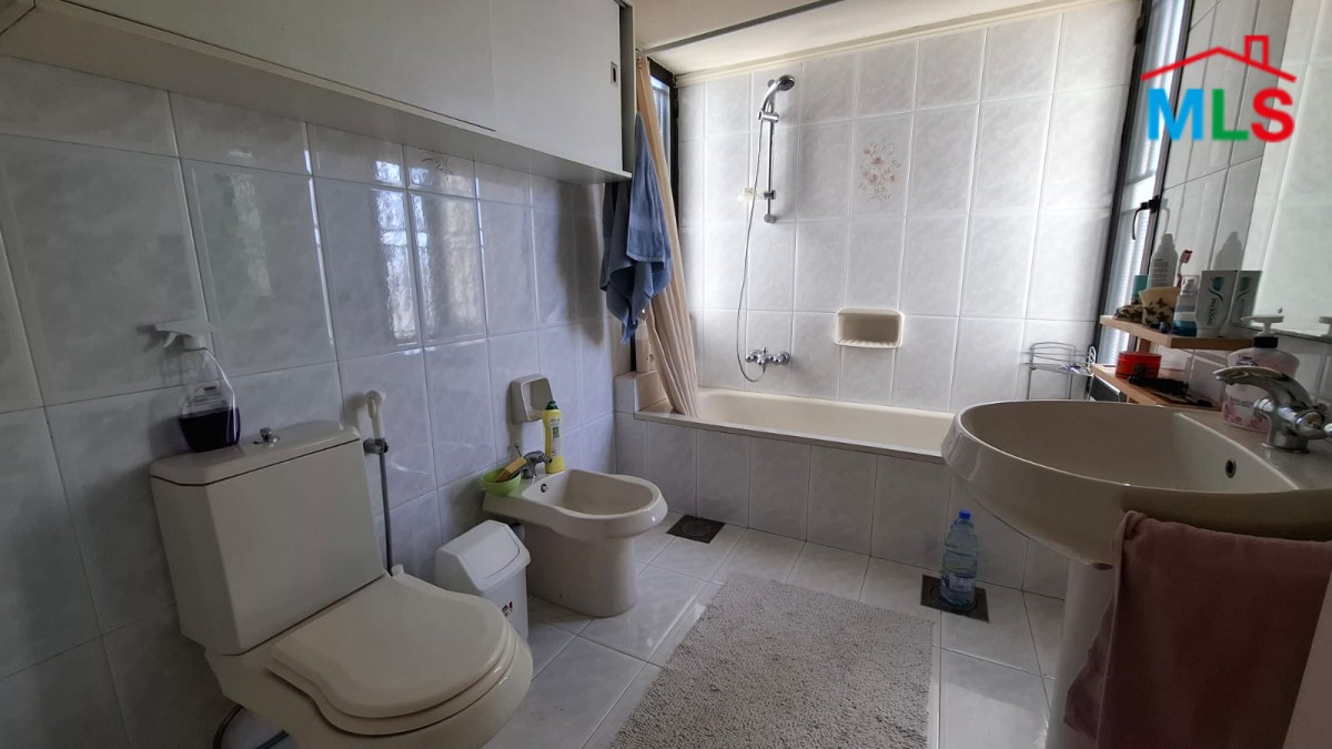 Spacious Apartment With Seaview For Sale in Aamchit