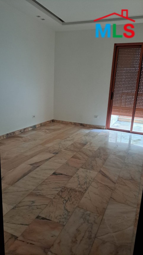 Spacious Apartment For Sale in Jnah