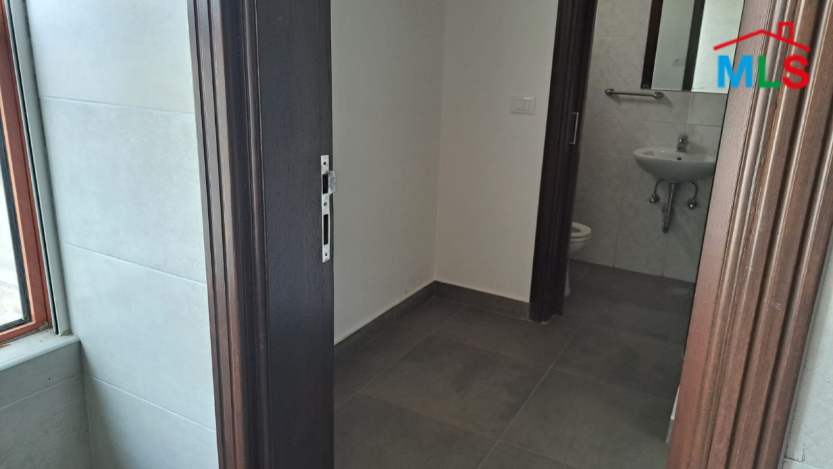 Spacious Apartment For Sale in Jnah