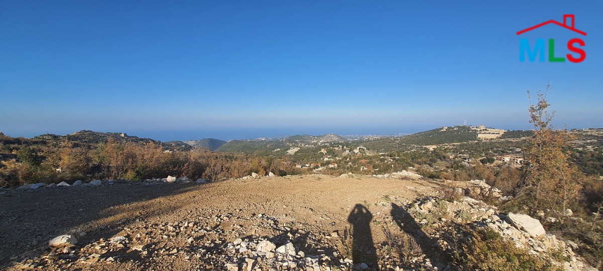 Land For Sale in Mechmech With Beautiful Surrounding
