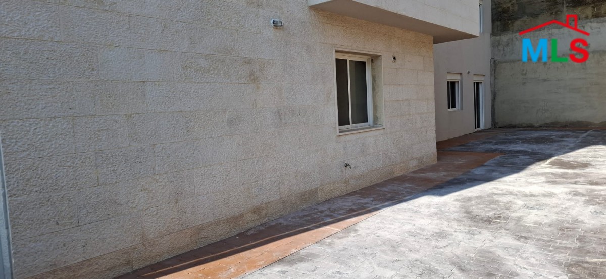 Spacious Apartment With Terrace For Sale in Qannabet Broumana