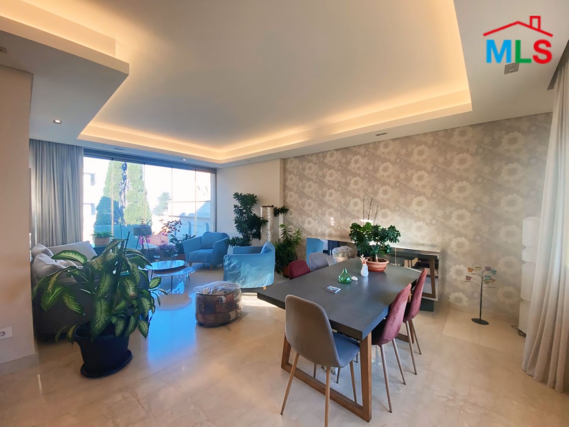 Unfurnished 3-Bedroom Apartment For Sale in Achrafieh, Geitawi