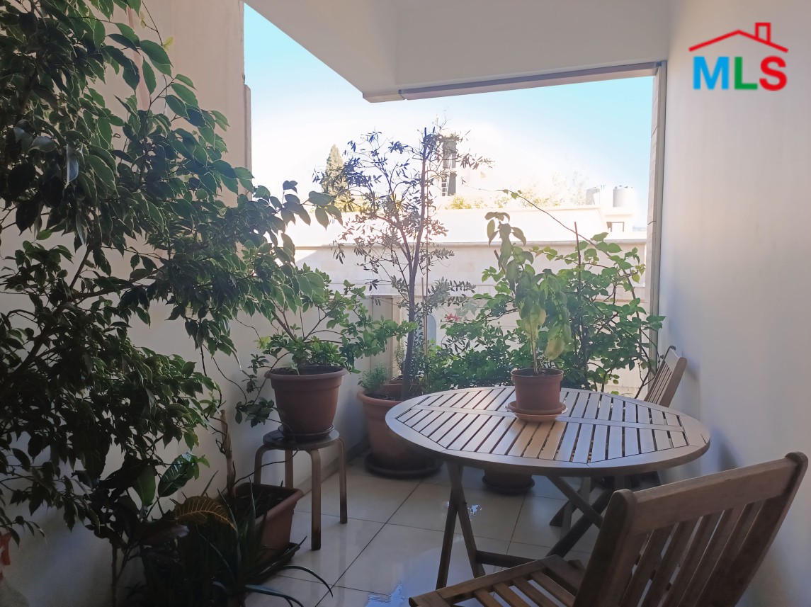 Unfurnished 3-Bedroom Apartment For Sale in Achrafieh, Geitawi