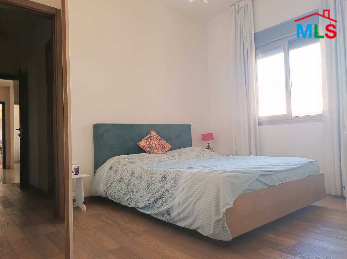 Unfurnished 3-Bedroom Apartment For Sale in Achrafieh, Geitawi
