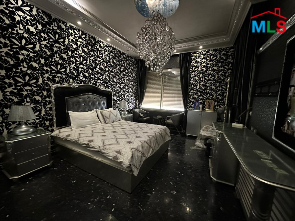 Luxurious Apartment With High-End Finishing For Sale in Rawche