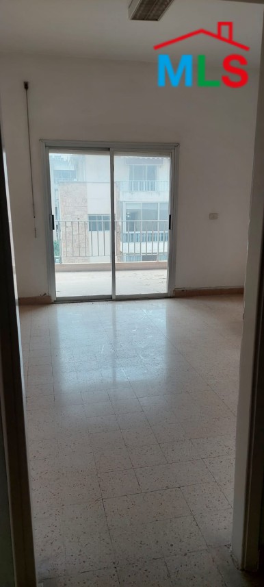 105 SQM Office For Sale In Horsh Tabet