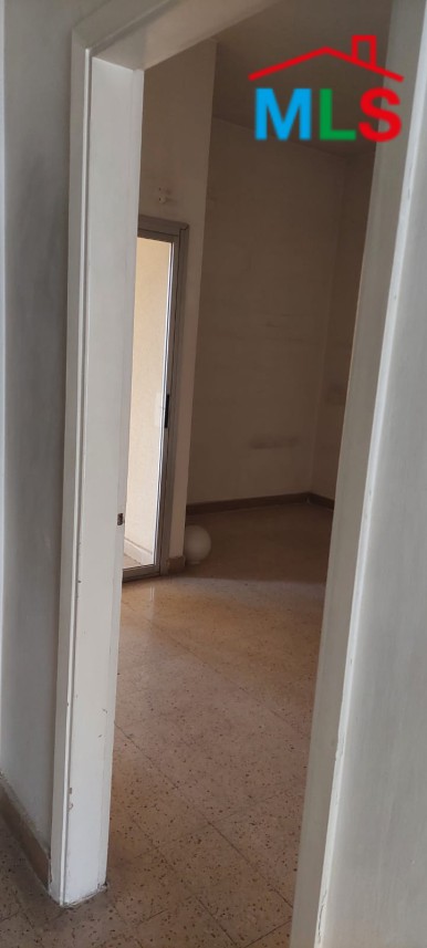 105 SQM Office For Sale In Horsh Tabet