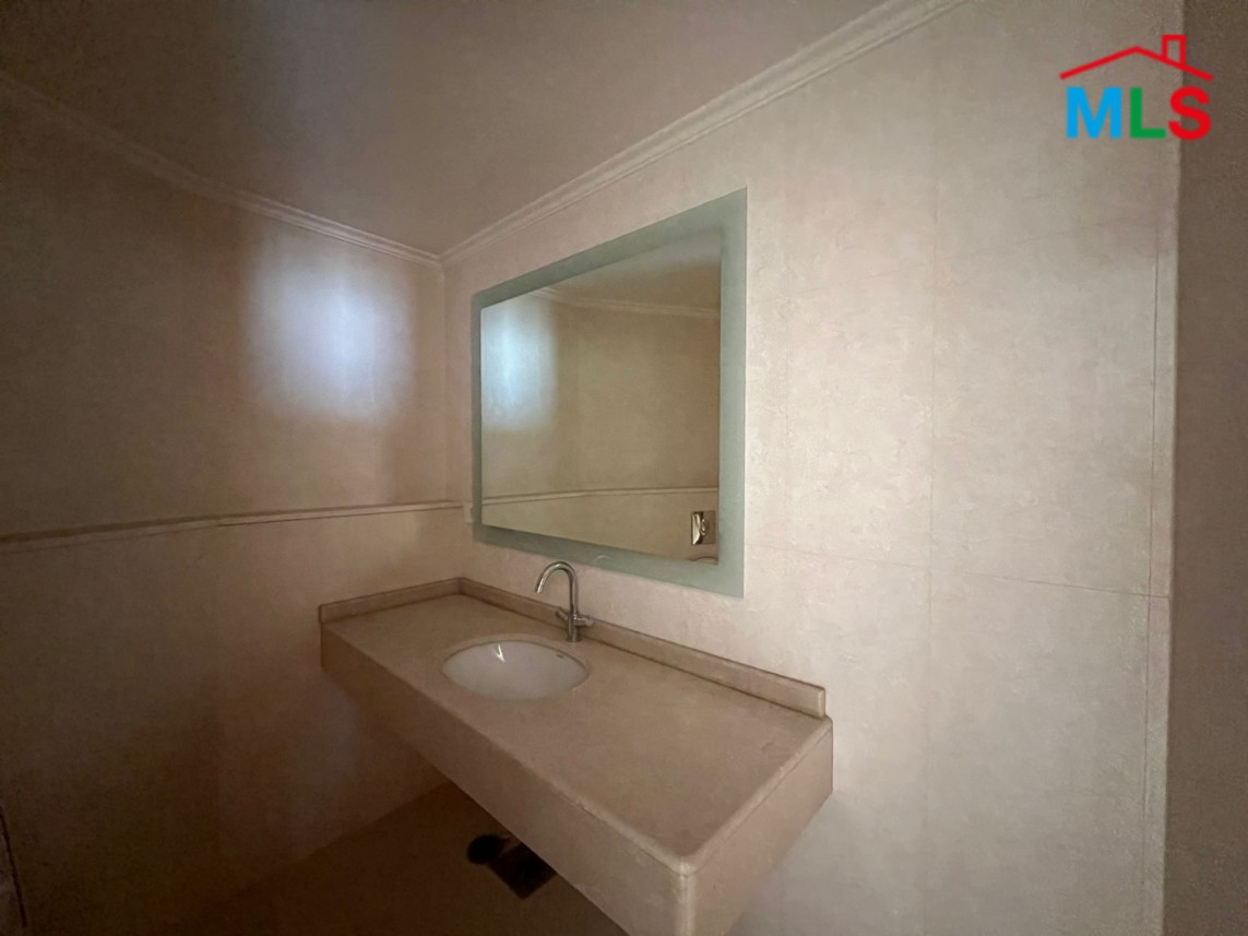 Spacious 500 SQM Apartment With A Beautiful View For Sale in Kfarhbeib