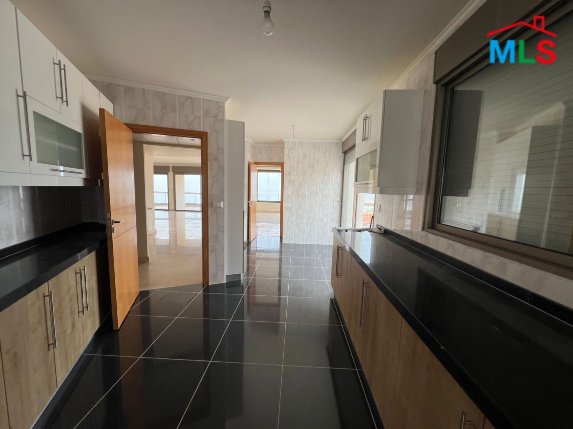 Spacious 500 SQM Apartment With A Beautiful View For Sale in Kfarhbeib