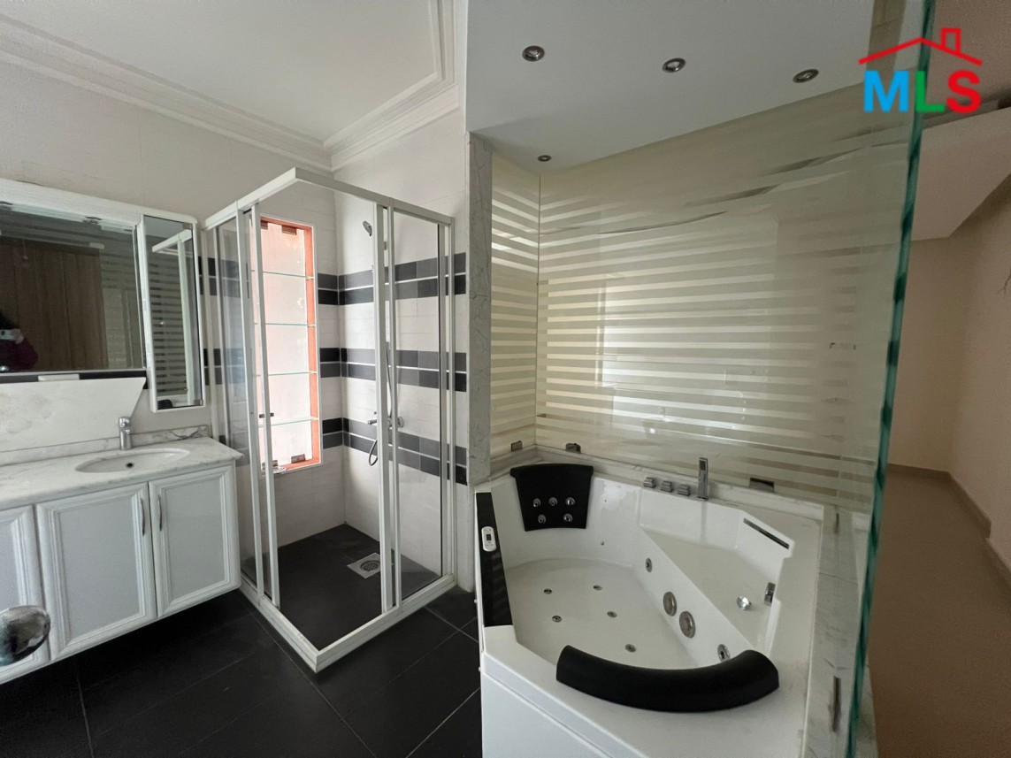 Spacious 500 SQM Apartment With A Beautiful View For Sale in Kfarhbeib
