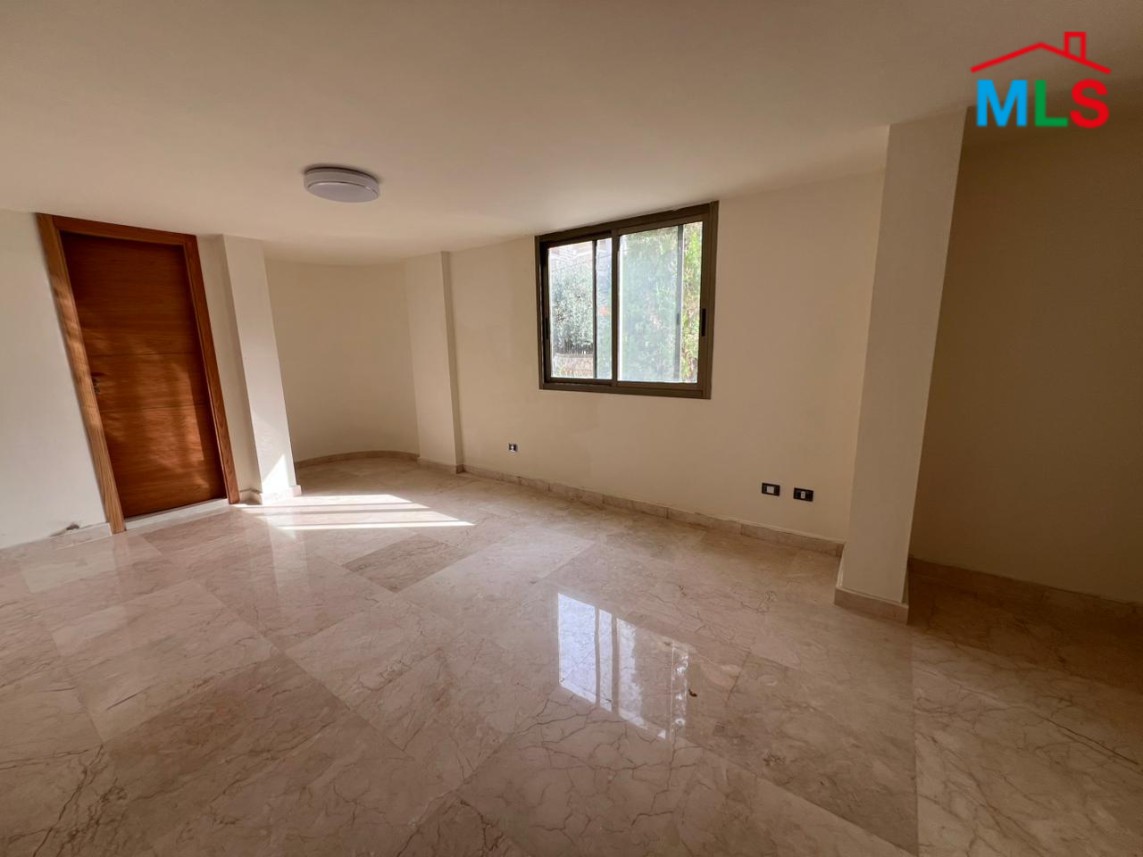 250 Sqm Apartment With Sea View For Sale in Kfarhbeib
