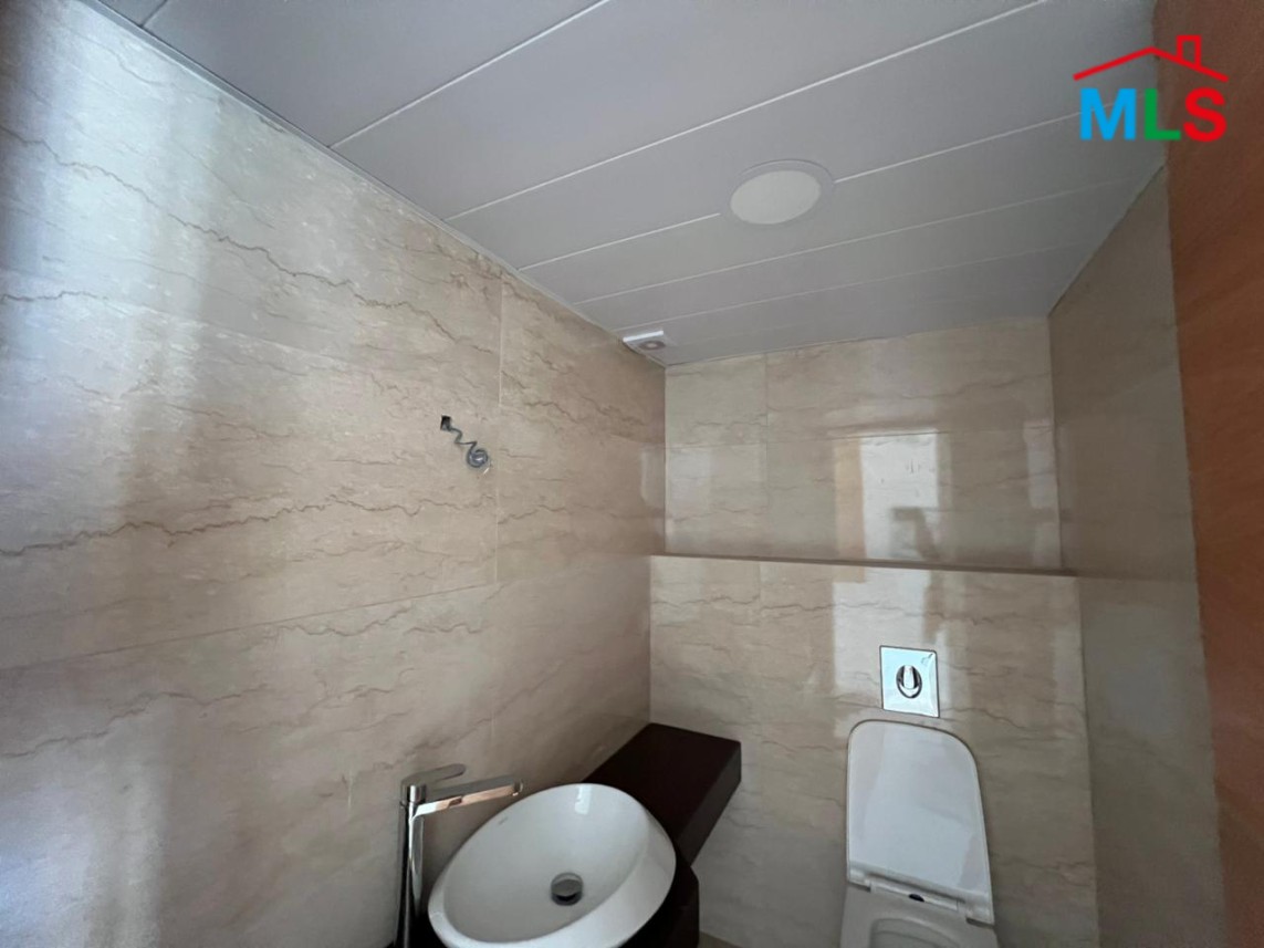 250 Sqm Apartment With Sea View For Sale in Kfarhbeib