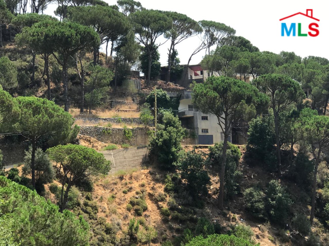 915 SQM Land For Sale in Baabdat With A Nice View