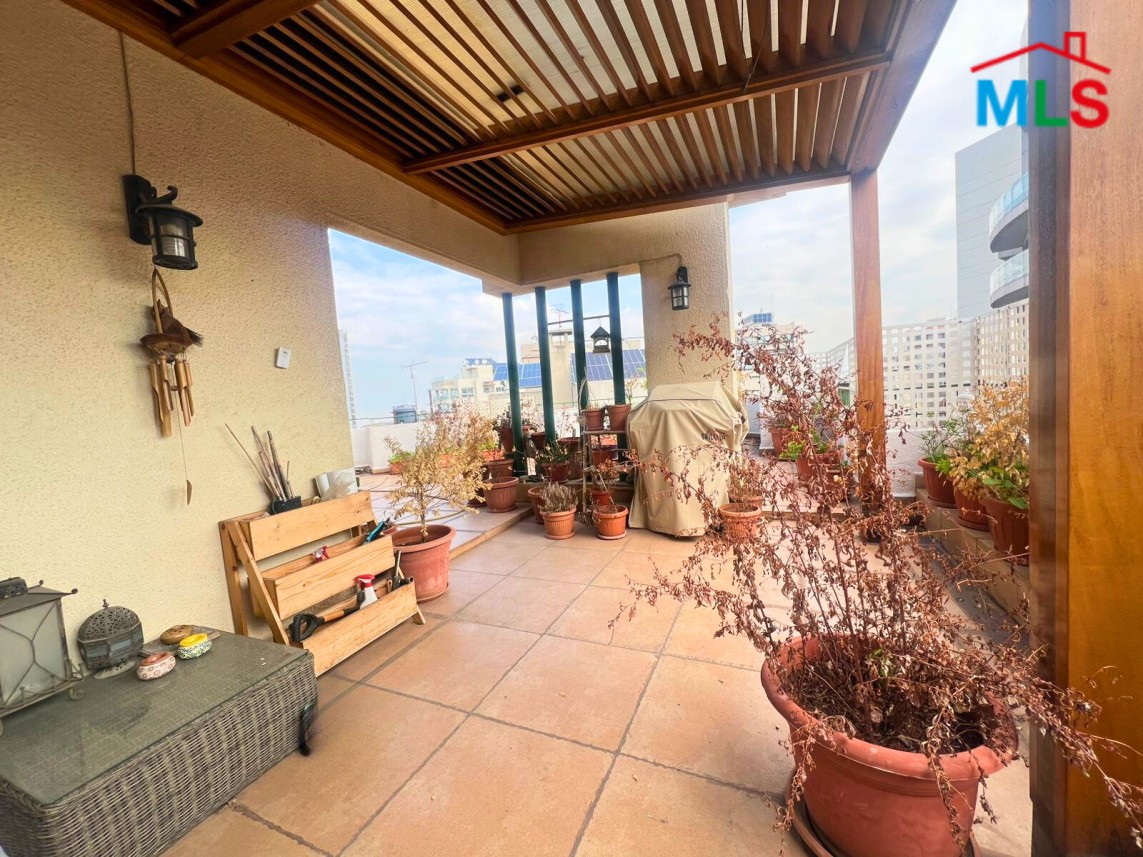 Rare to Find! Apartment with Terraces For Sale in Achrafieh, Sassine