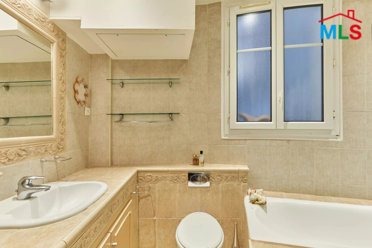 2-BEDROOM APARTMENT FOR SALE l Ave. FOCH-RUE DURET I PARIS 16ème l FRANCE- 71m2