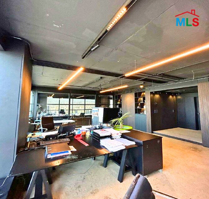 127 SQM Office For Sale in a Great Commercial Tower in Sin El Fil