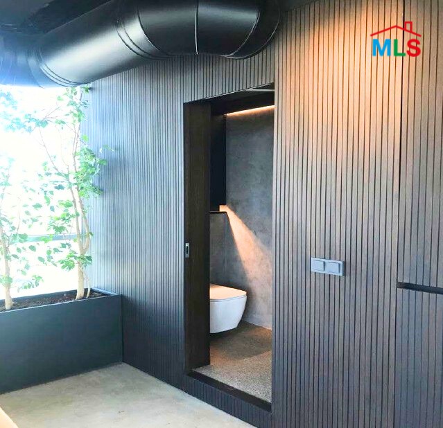 127 SQM Office For Sale in a Great Commercial Tower in Sin El Fil