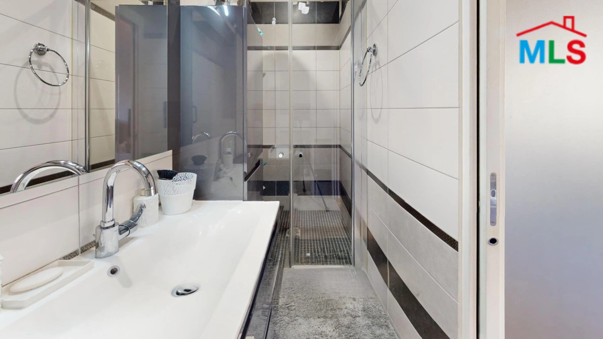 STUDIO FOR SALE l MUETTE NORD - PARIS 16ème l FRANCE - 38m2
