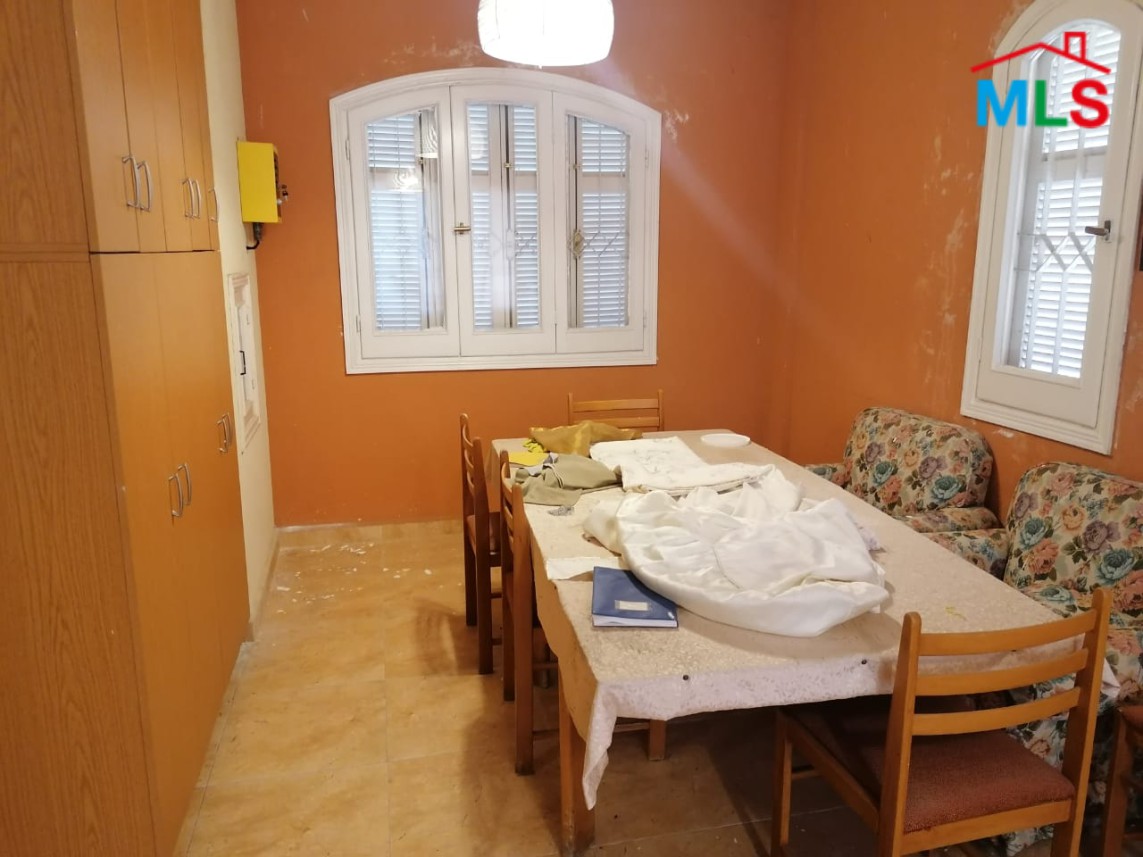 Villa with a Panoramic View & a Garden For Sale in Annaya Prime Location