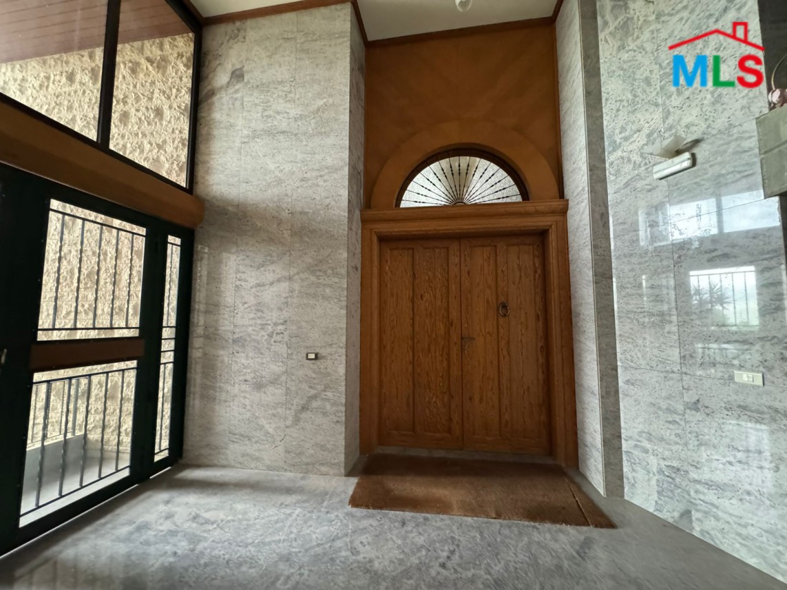 Spacious Villa With Terrace For Sale In Monteverde
