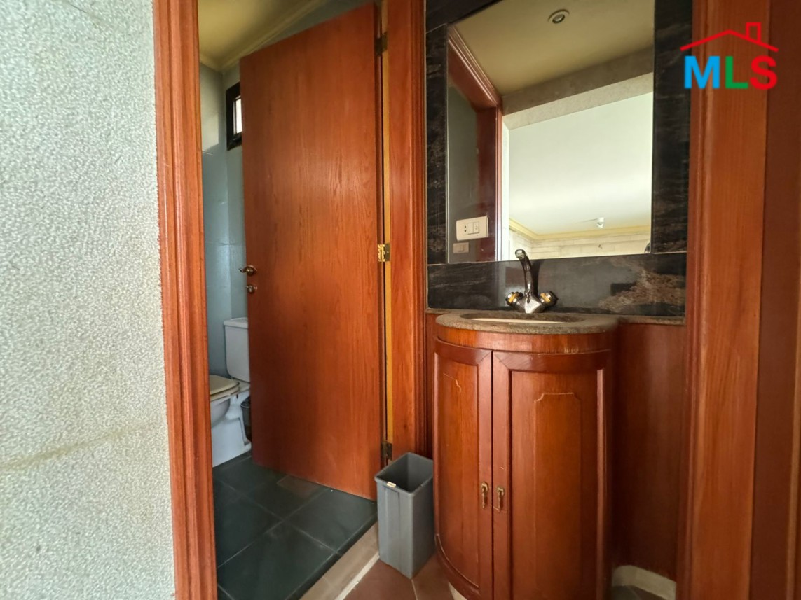 Spacious Villa With Terrace For Sale In Monteverde