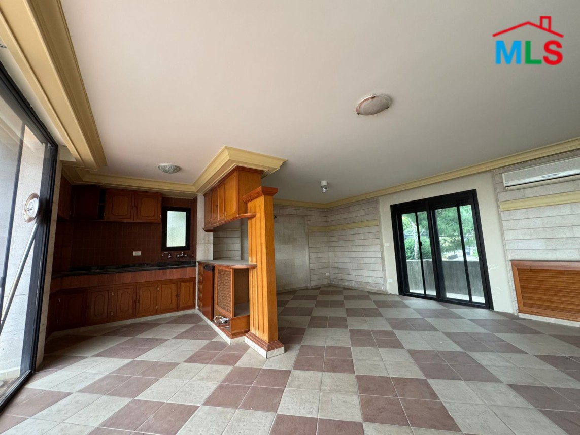 Spacious Villa With Terrace For Sale In Monteverde