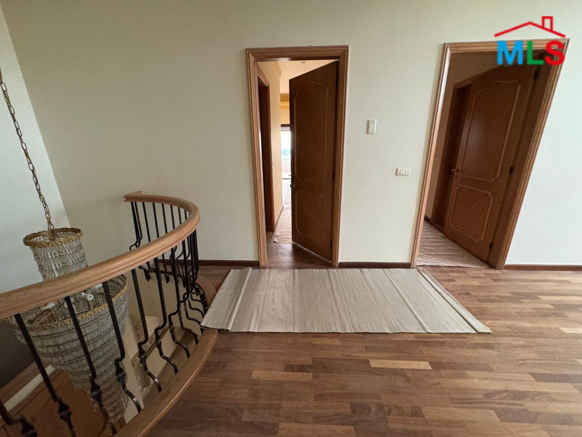 Spacious Villa With Terrace For Sale In Monteverde