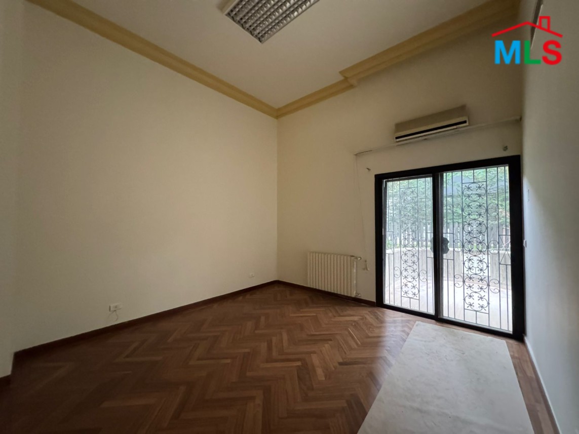 Spacious Villa With Terrace For Sale In Monteverde
