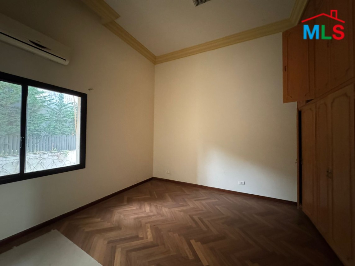 Spacious Villa With Terrace For Sale In Monteverde