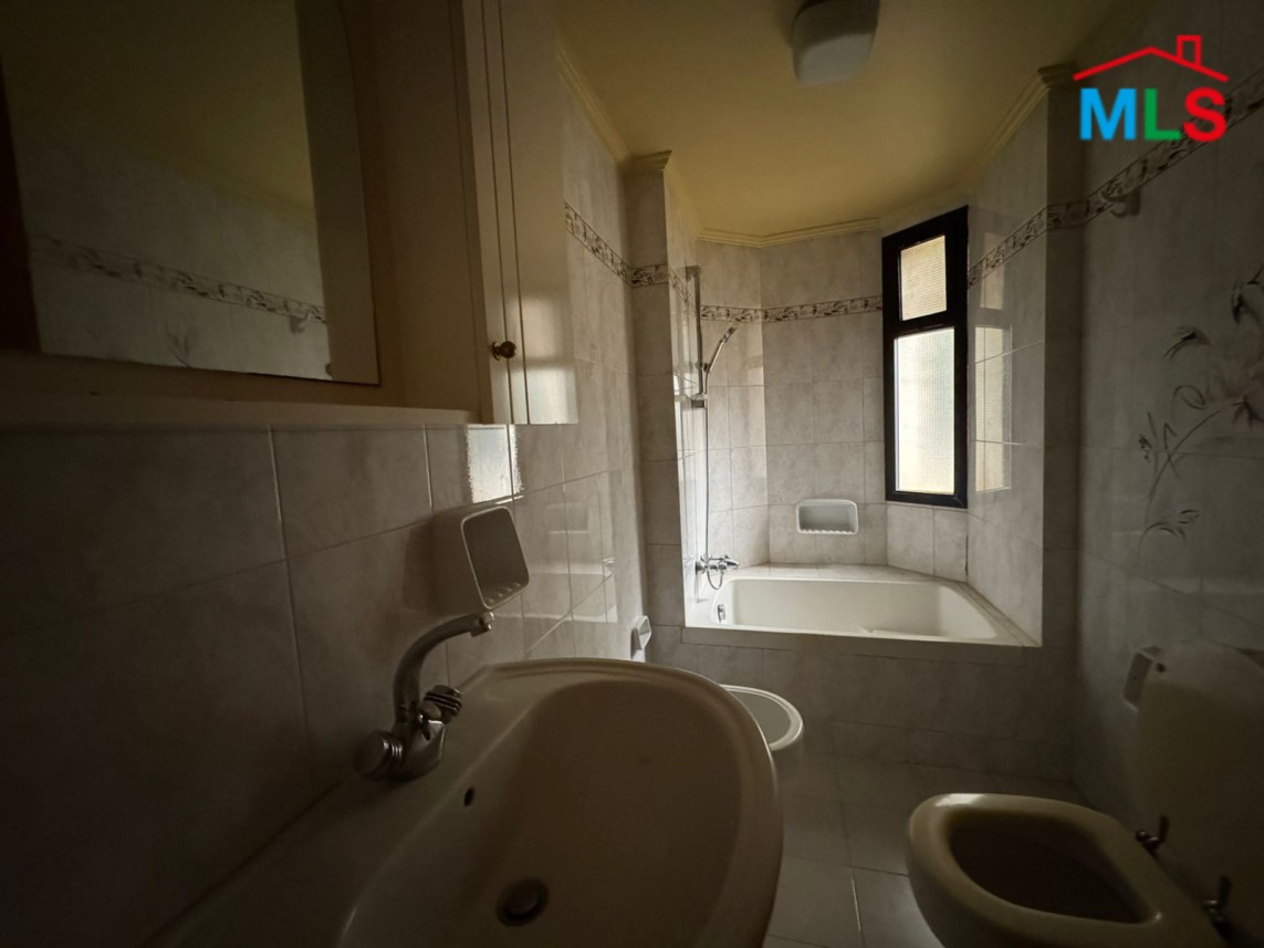 Spacious Villa With Terrace For Sale In Monteverde