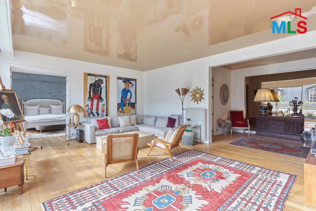 3-BEDROOM APARTMENT FOR SALE l CHAILLOT l PARIS 16ème l FRANCE - 140m2