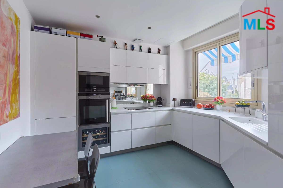 3-BEDROOM APARTMENT FOR SALE l CHAILLOT l PARIS 16ème l FRANCE - 140m2