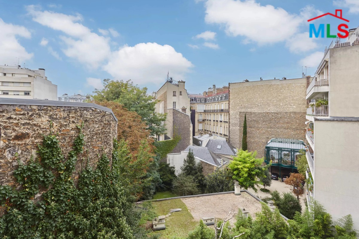 3-BEDROOM APARTMENT FOR SALE l CHAILLOT l PARIS 16ème l FRANCE - 140m2