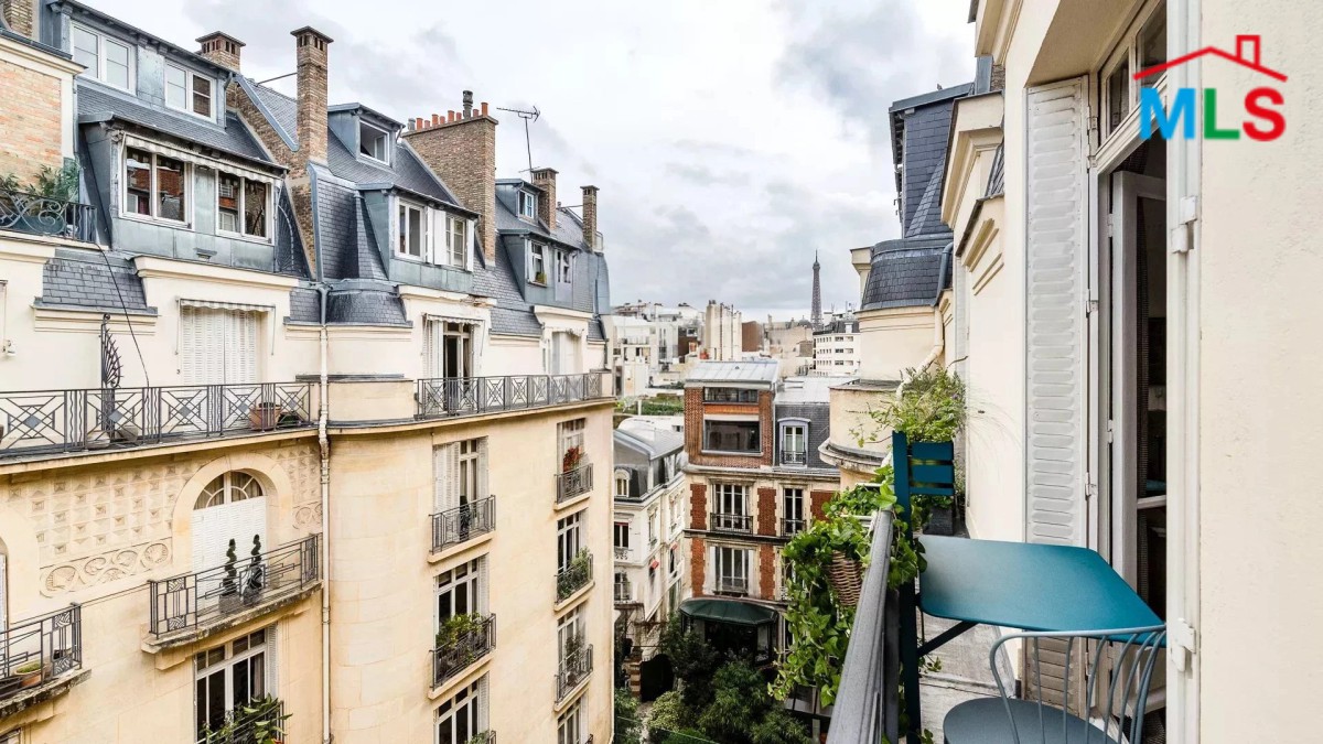 DUPLEX APARTMENT FOR SALE l Sq. LAMARTINE l PARIS 16ème l FRANCE - 97m2
