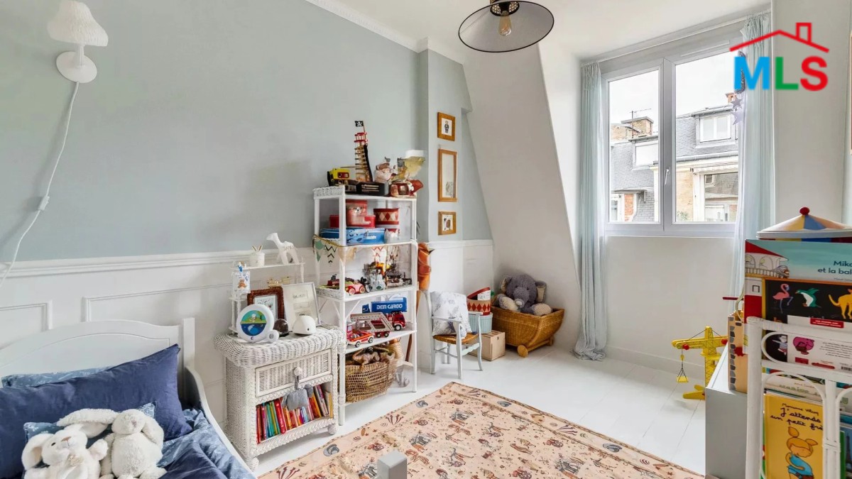 DUPLEX APARTMENT FOR SALE l Sq. LAMARTINE l PARIS 16ème l FRANCE - 97m2