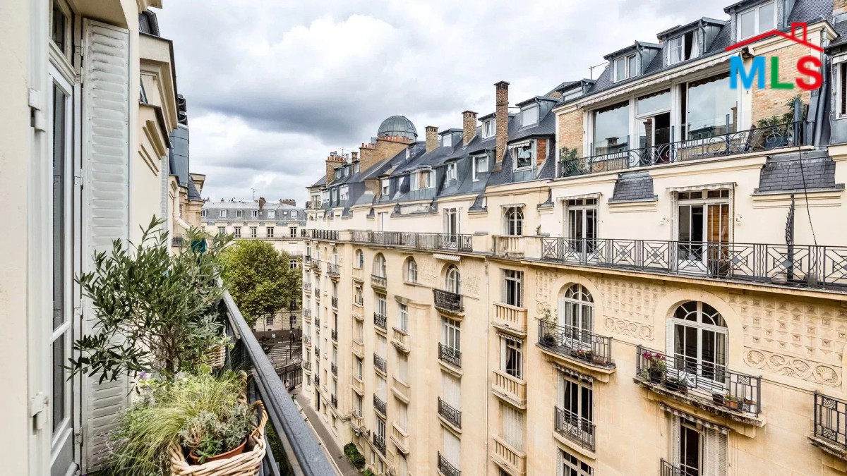 DUPLEX APARTMENT FOR SALE l Sq. LAMARTINE l PARIS 16ème l FRANCE - 97m2