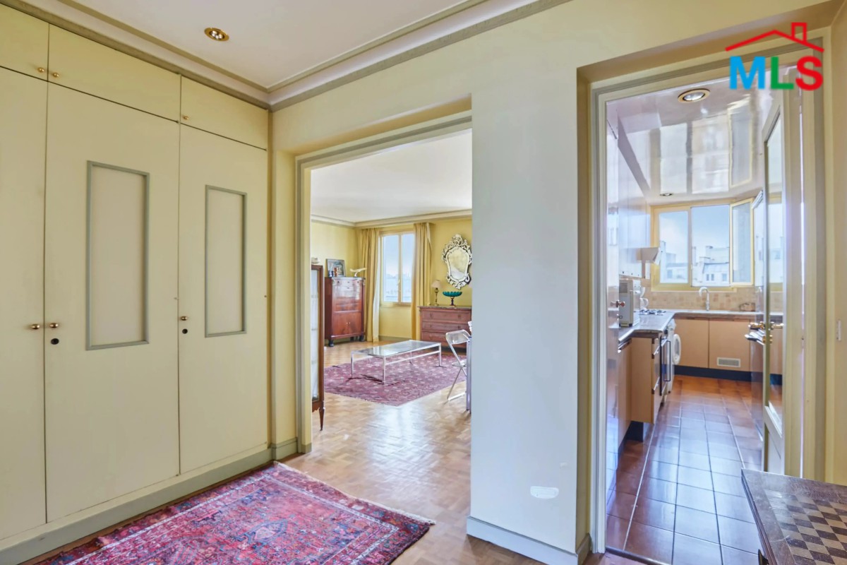 APARTMENT WITH OPEN VIEW FOR SALE IN MUETTE I PARIS 16ème l FRANCE- 91m2