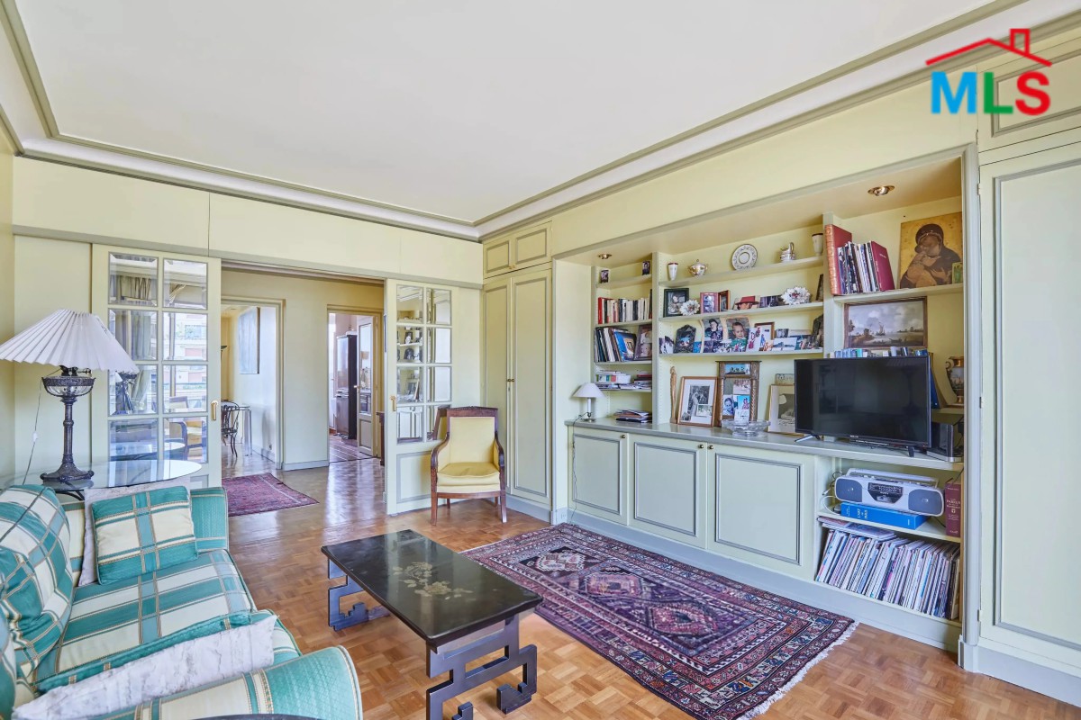 APARTMENT WITH OPEN VIEW FOR SALE IN MUETTE I PARIS 16ème l FRANCE- 91m2