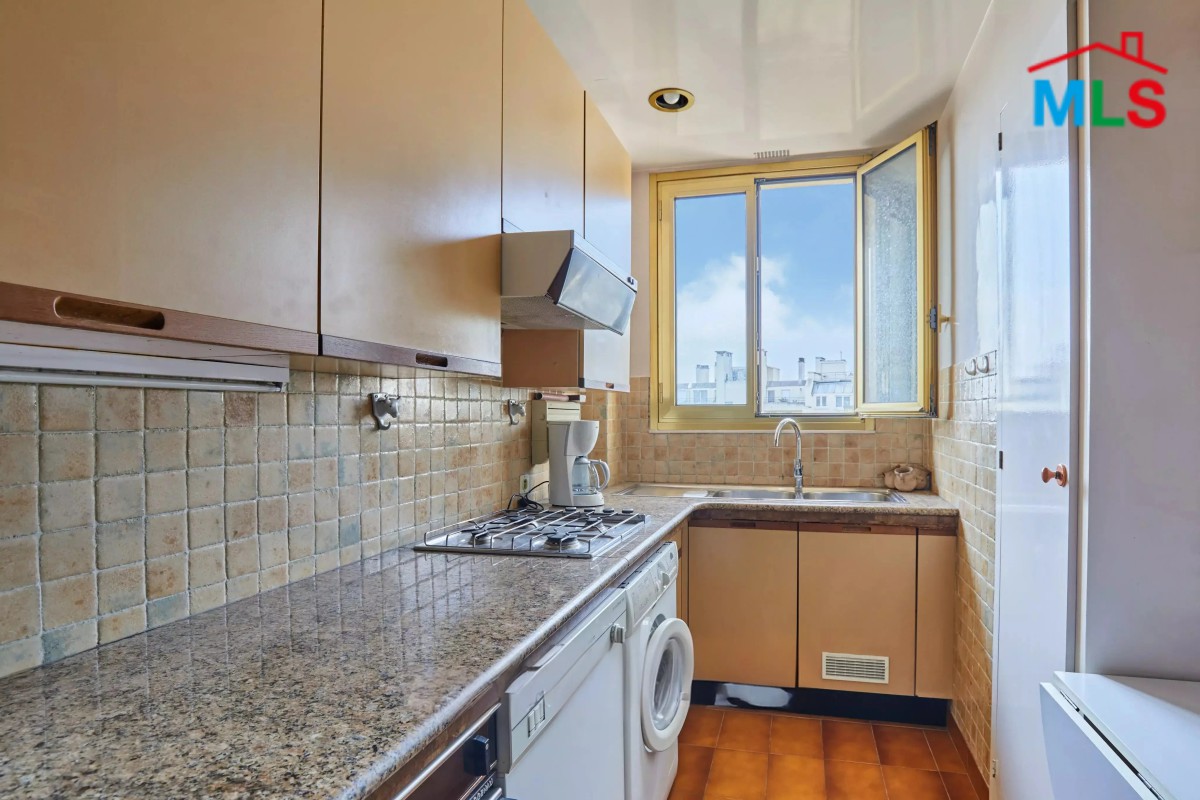 APARTMENT WITH OPEN VIEW FOR SALE IN MUETTE I PARIS 16ème l FRANCE- 91m2