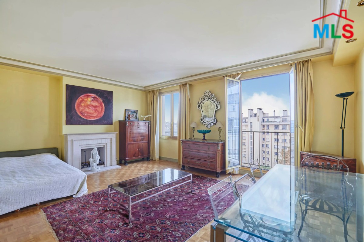 APARTMENT WITH OPEN VIEW FOR SALE IN MUETTE I PARIS 16ème l FRANCE- 91m2