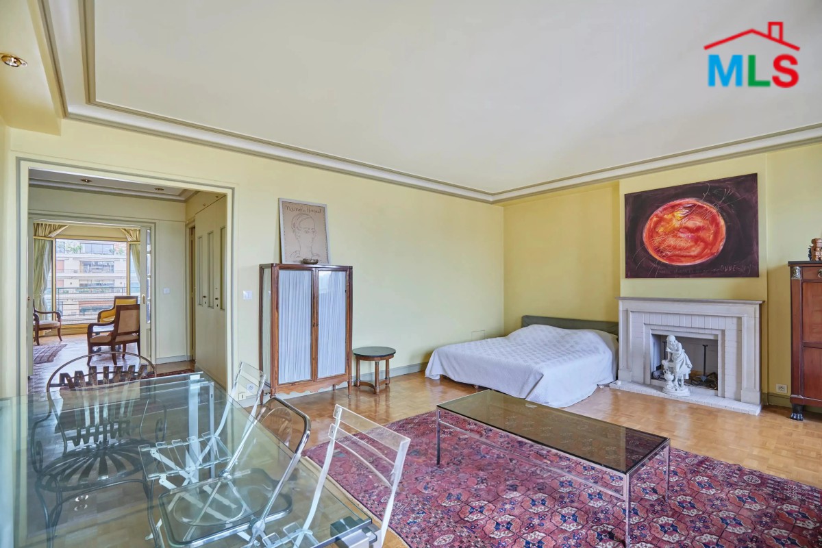 APARTMENT WITH OPEN VIEW FOR SALE IN MUETTE I PARIS 16ème l FRANCE- 91m2