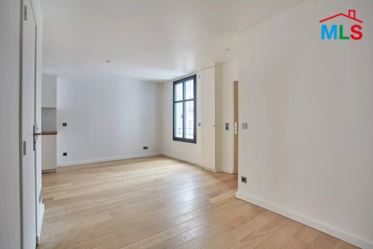 RENOVATED STUDIO FOR SALE l AUTEUIL I PARIS 16ème l FRANCE - 27m2