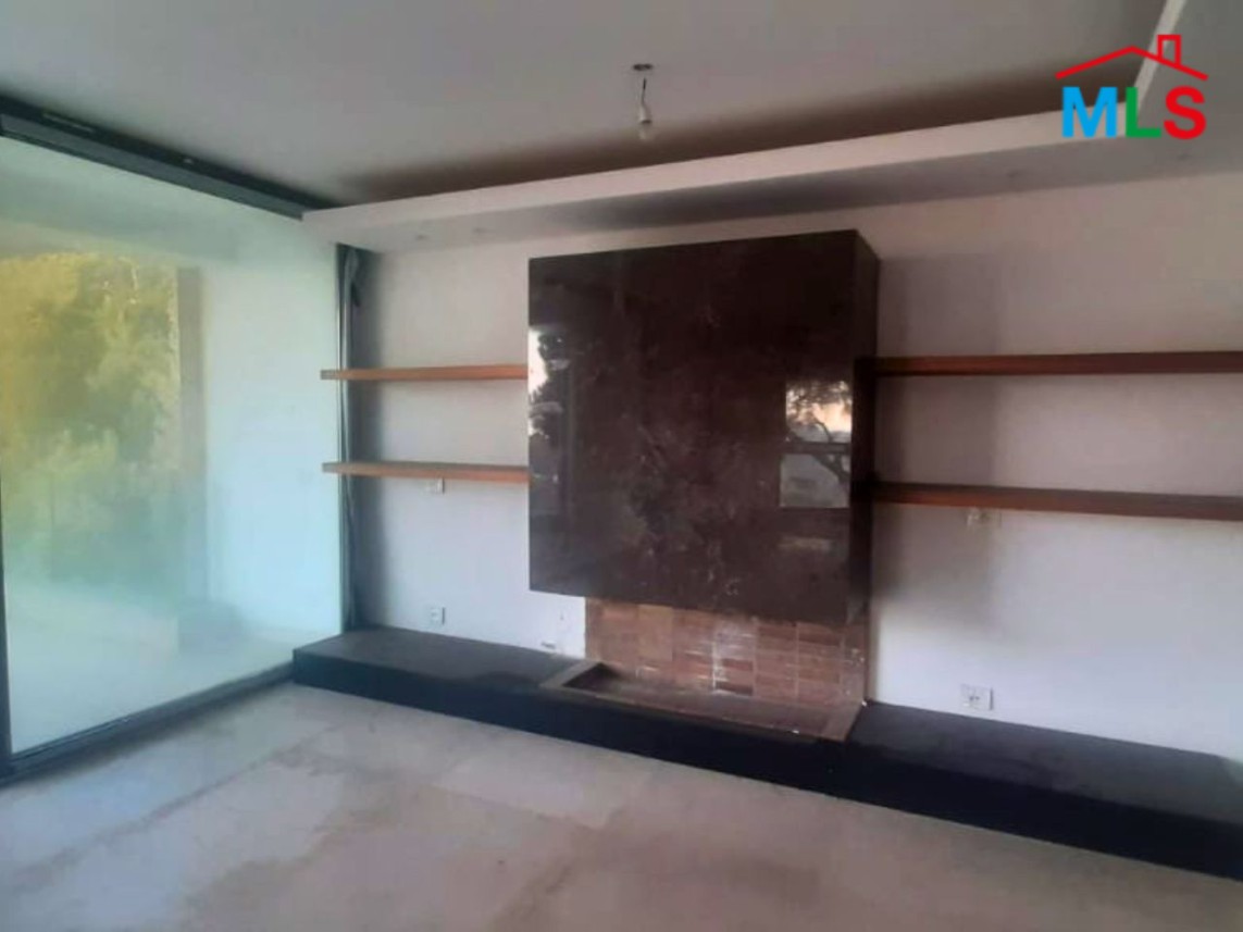 Luxurious Decorated Apartment For Sale in Baabdat